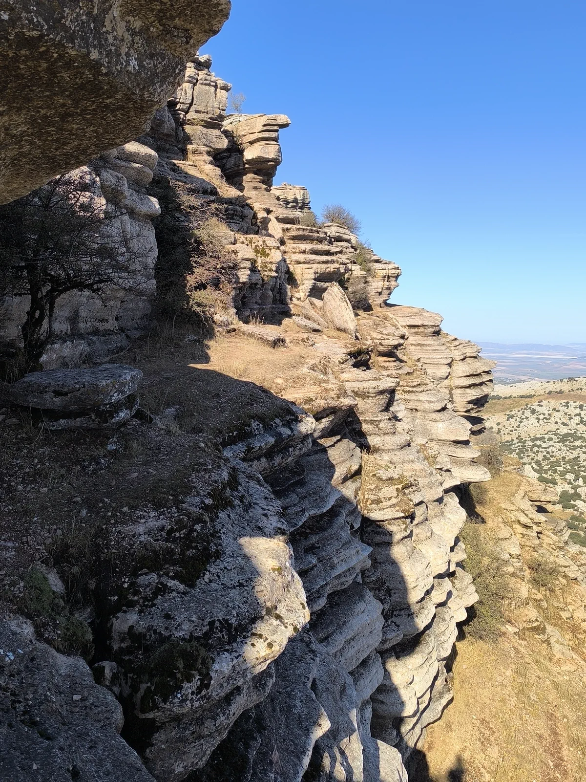 Paredes calizas superpuestas en el borde del Torcal